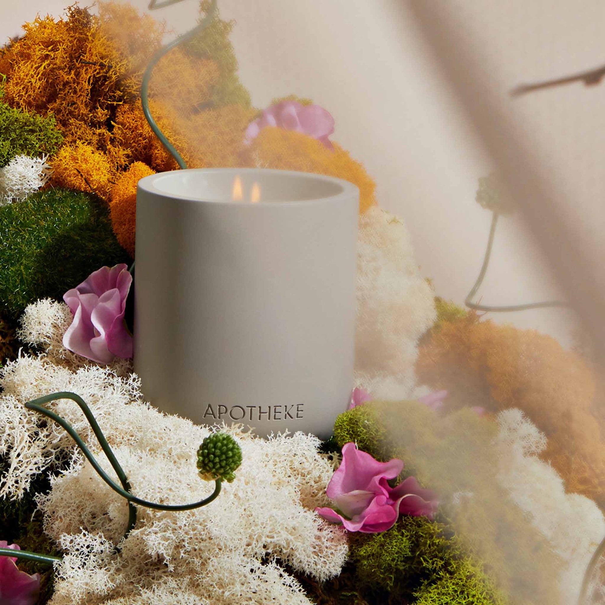 White Vetiver 2-Wick Ceramic Scented Candle