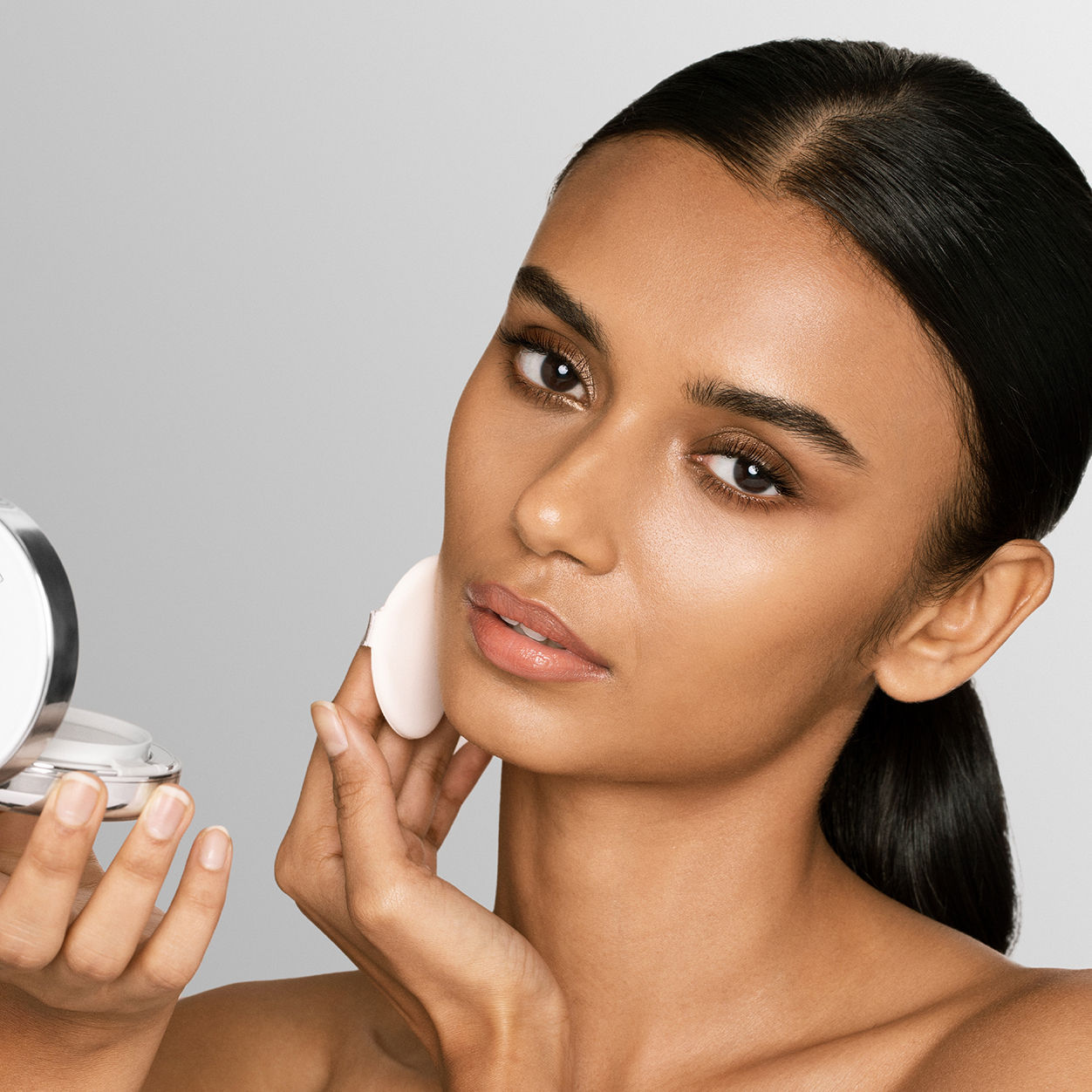 Future Skin Cushion Skincare Foundation