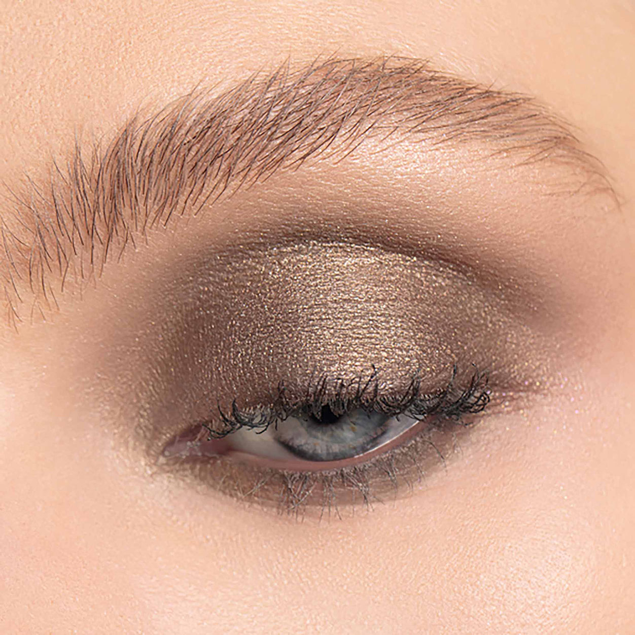 Luminescent Eye Shade