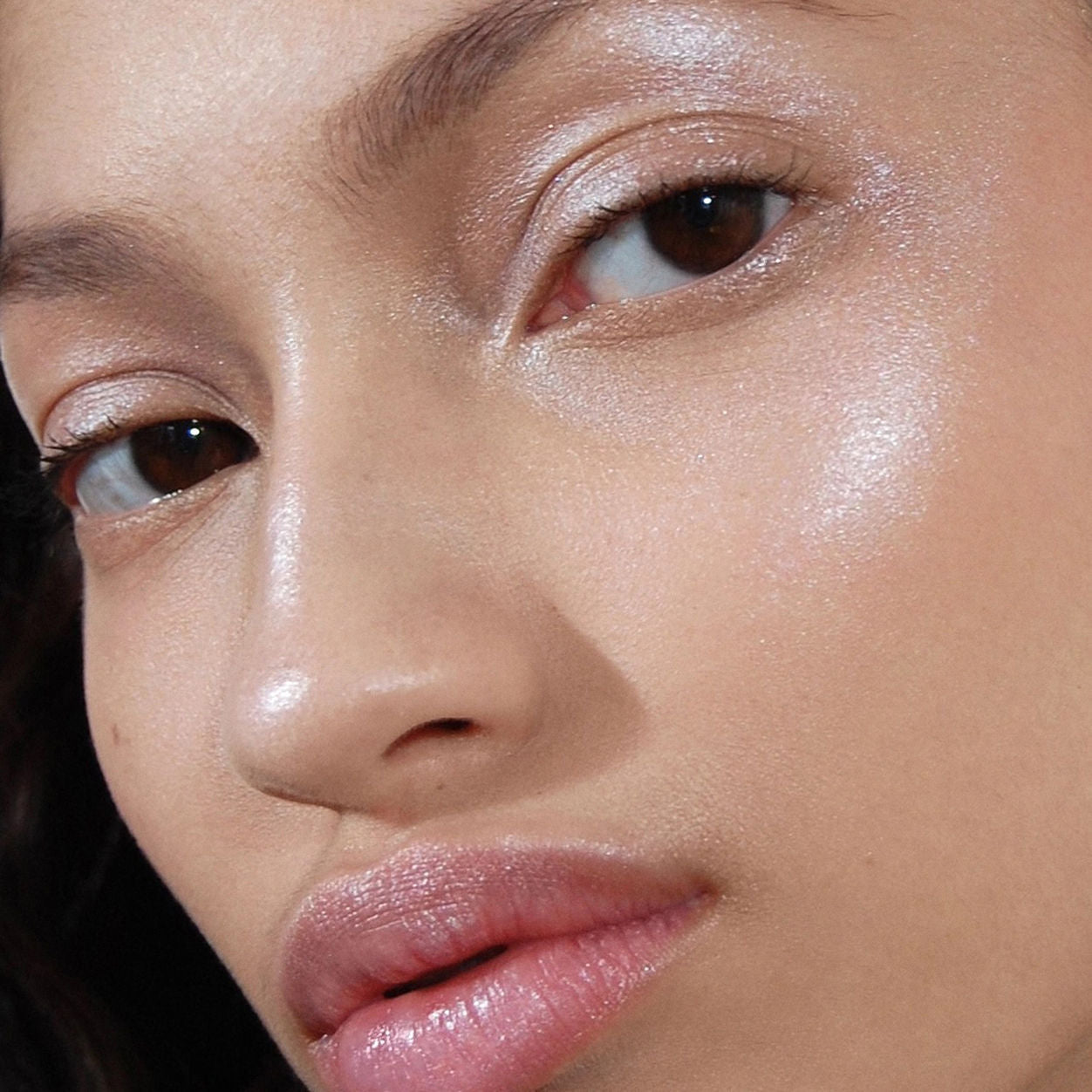 Pretty Shiny Cream Highlighter