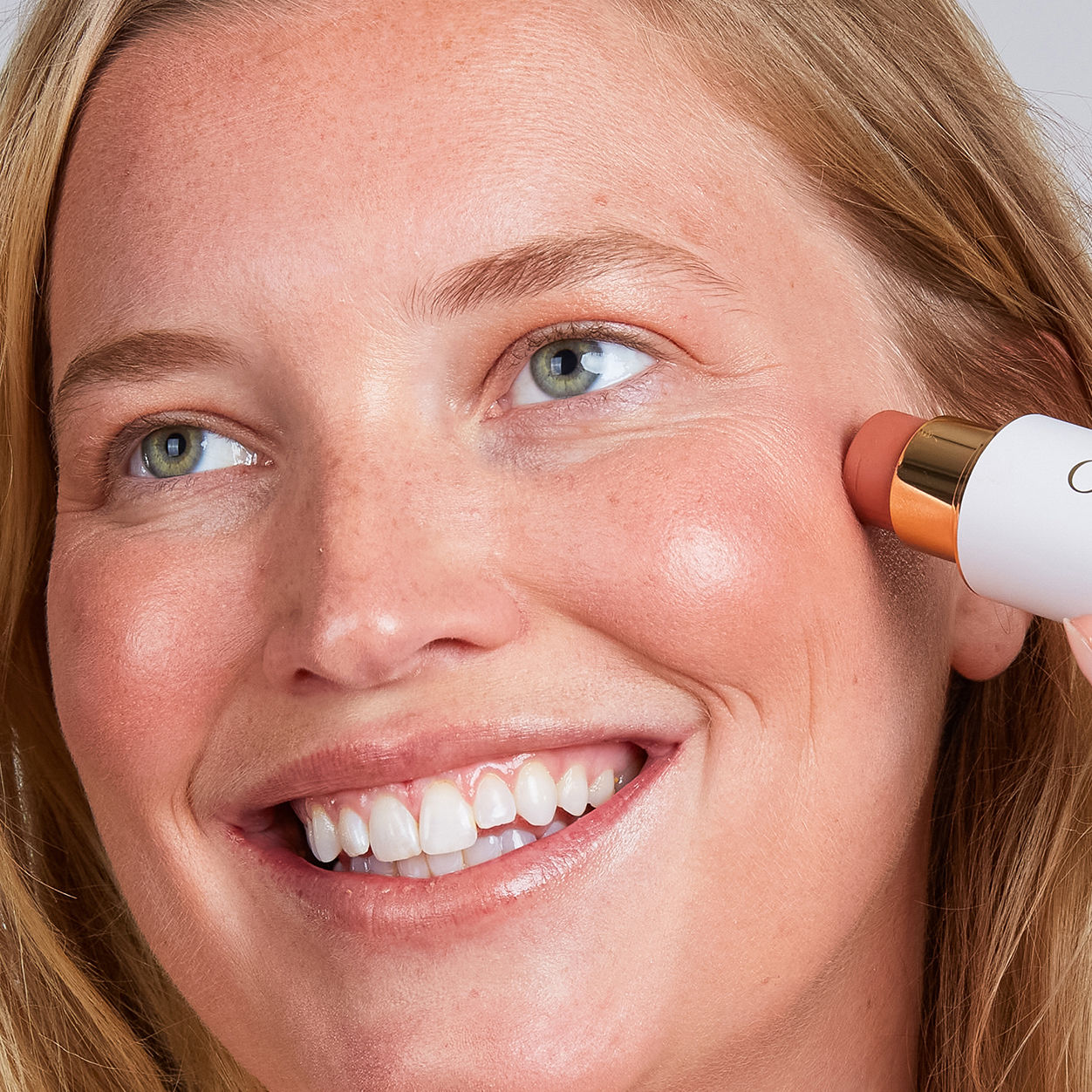 Sculpted Face Stick