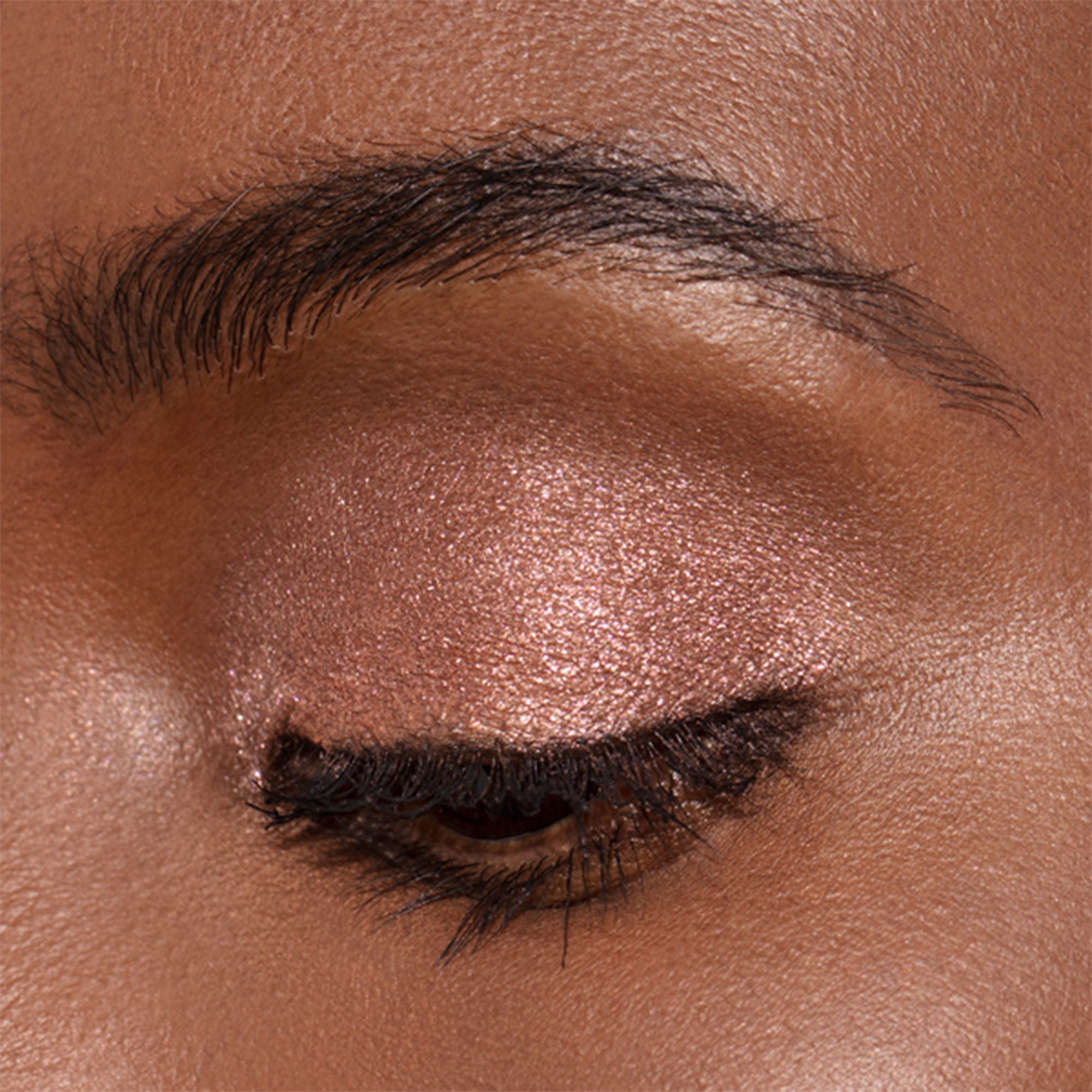 Luminescent Eye Shade