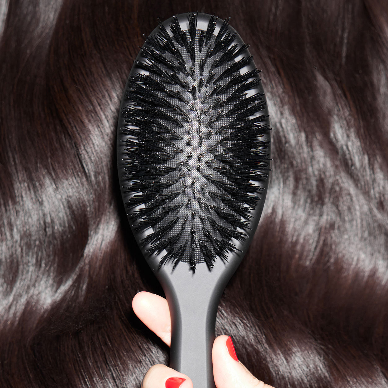Oval Dressing Brush