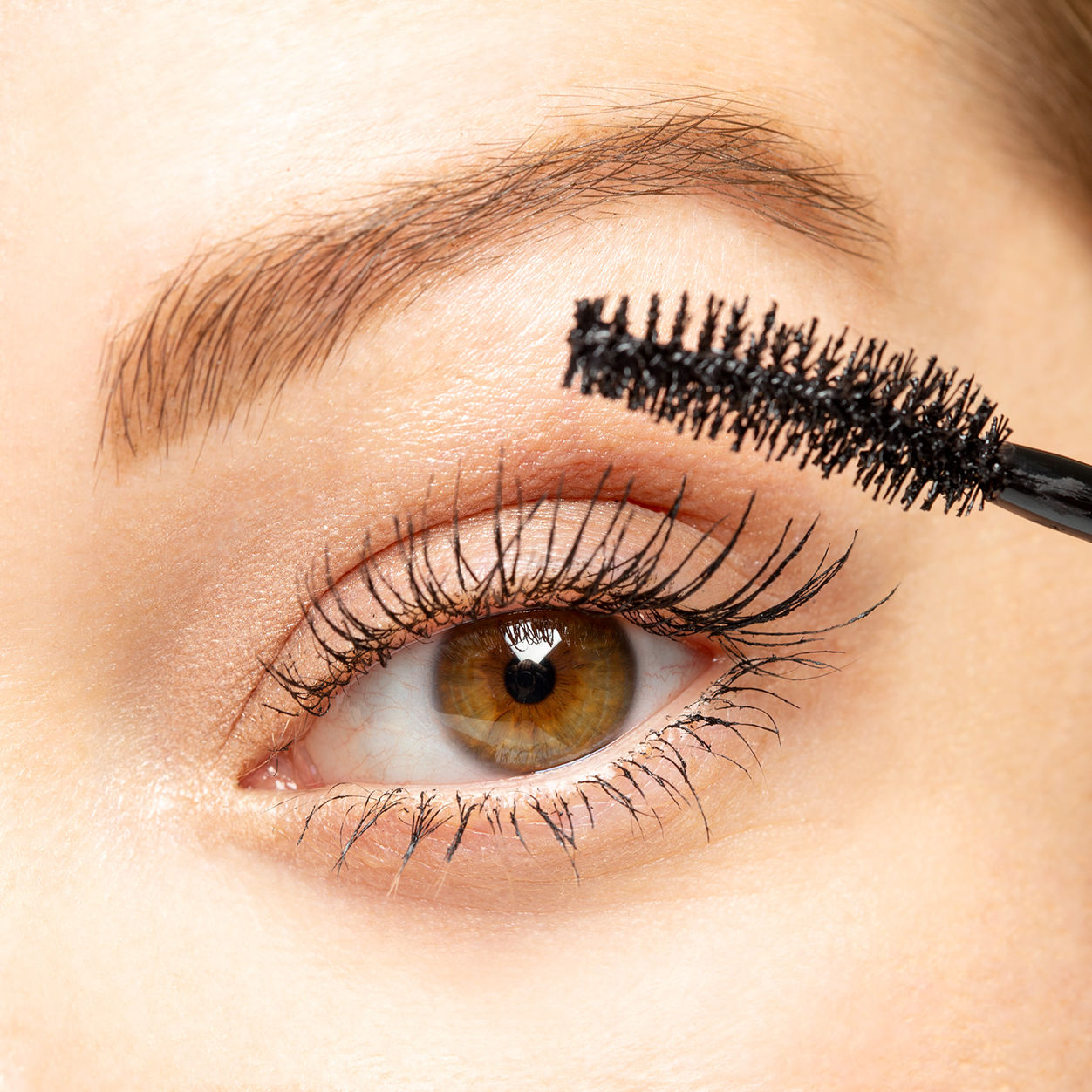 Eclipse Volumizing and Curling Mascara