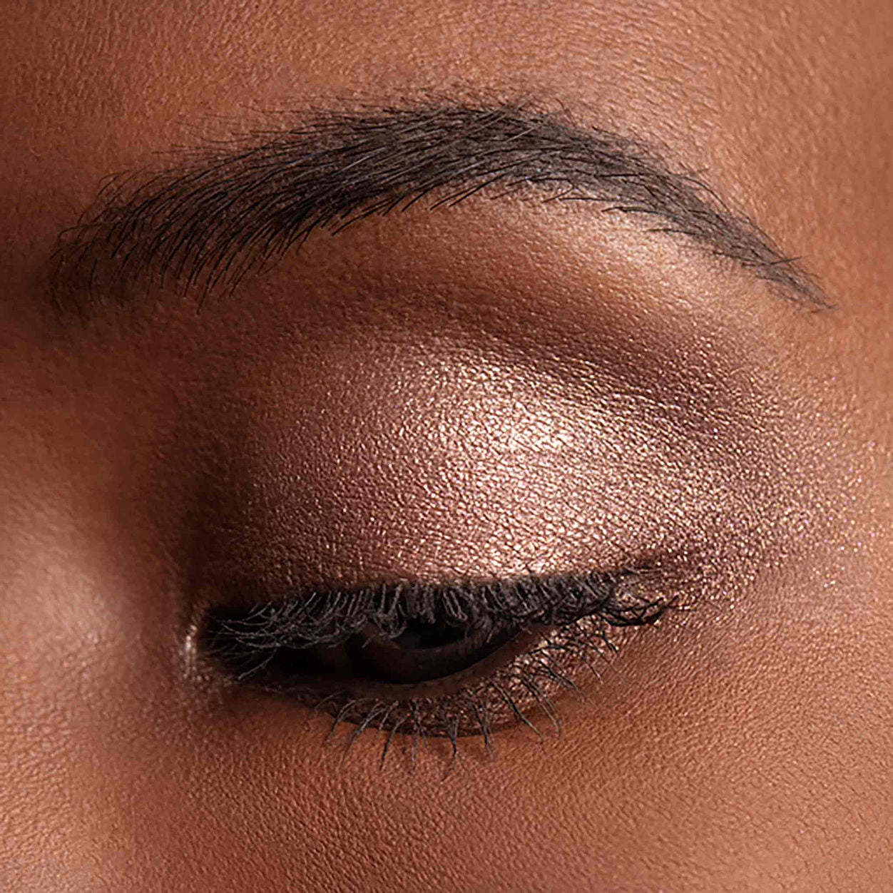 Luminescent Eye Shade